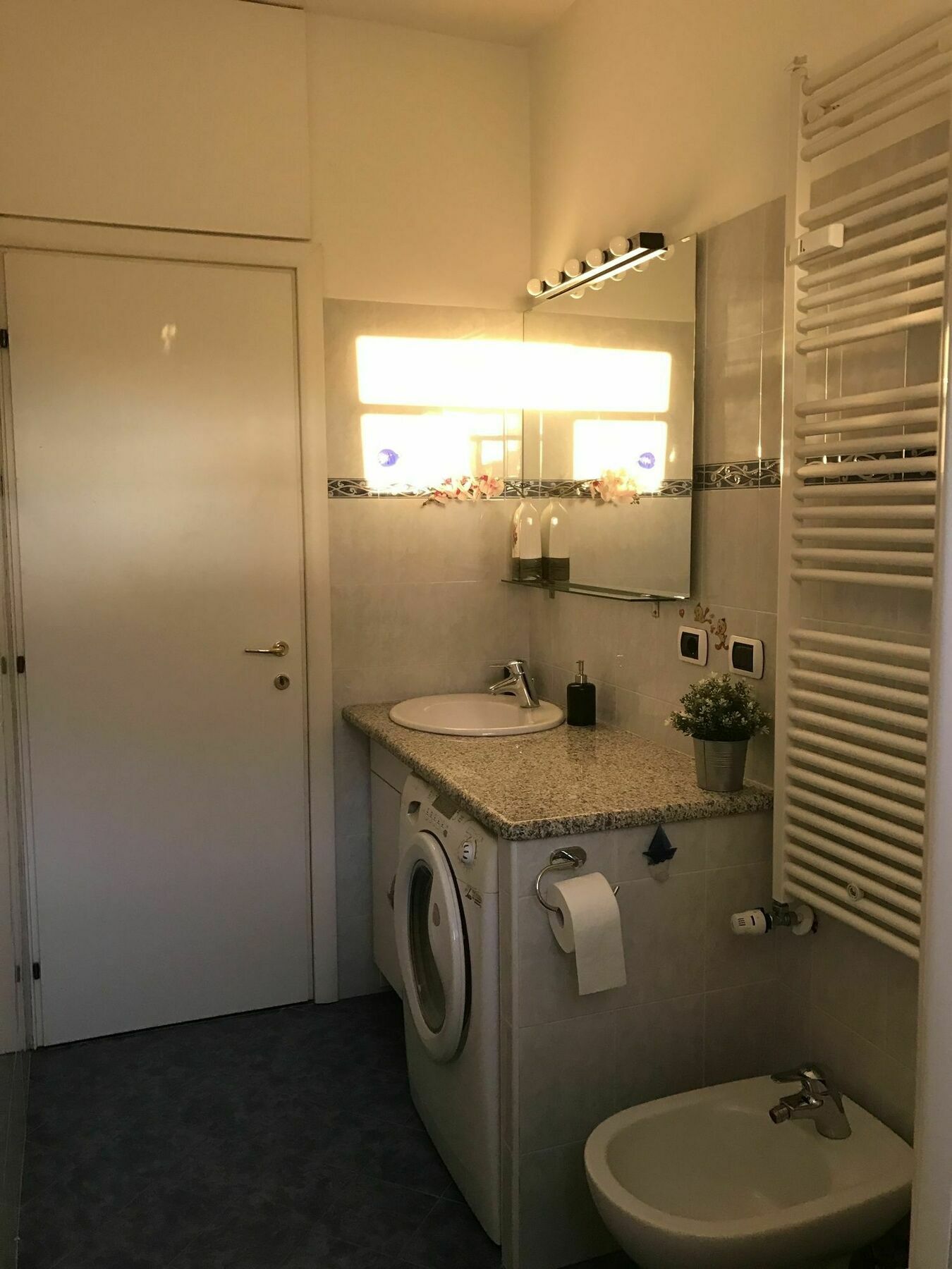 Casa Vacanza Monte Generoso Milan Bagian luar foto
